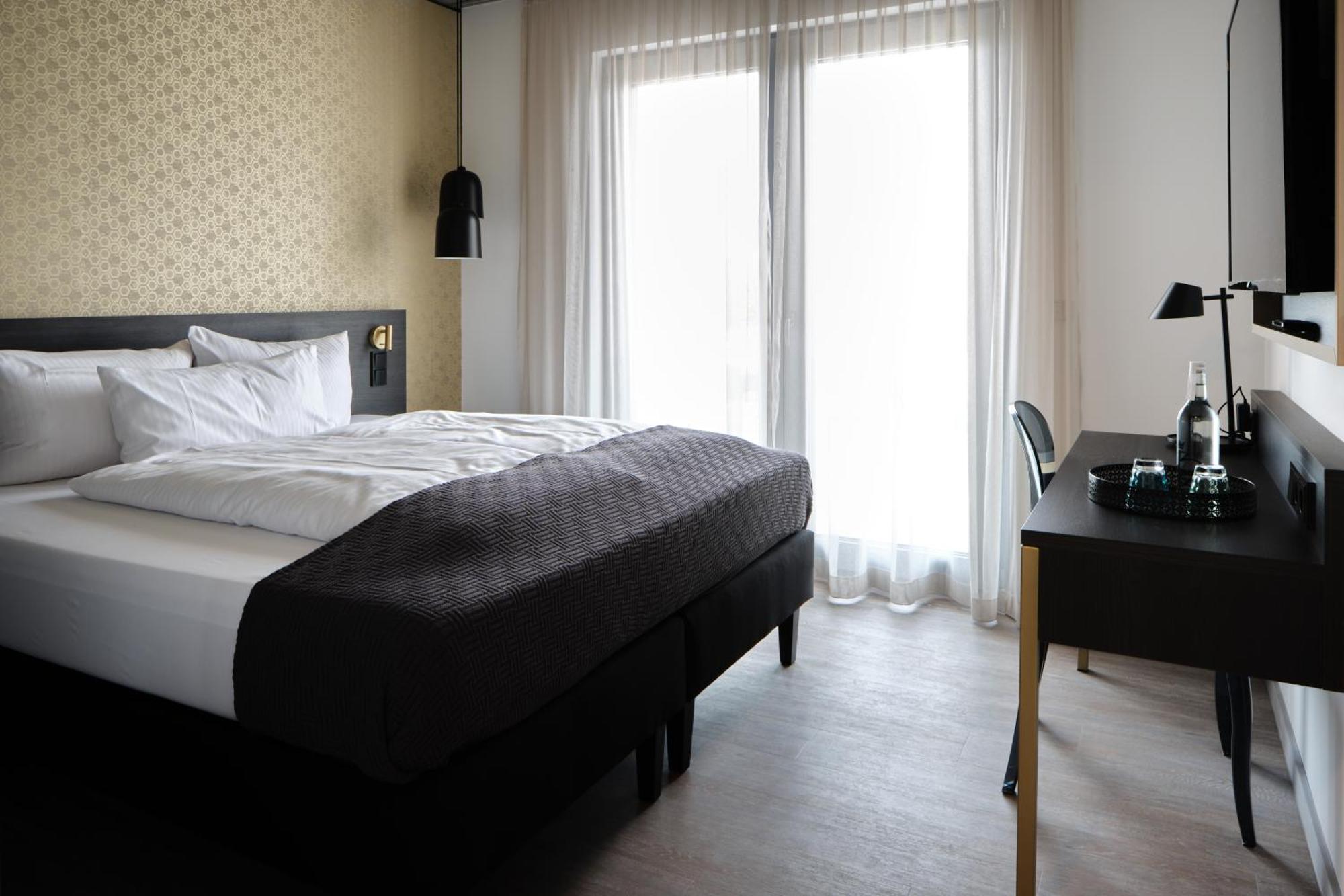 Hotel Balthazars Зеліґенштадт Екстер'єр фото